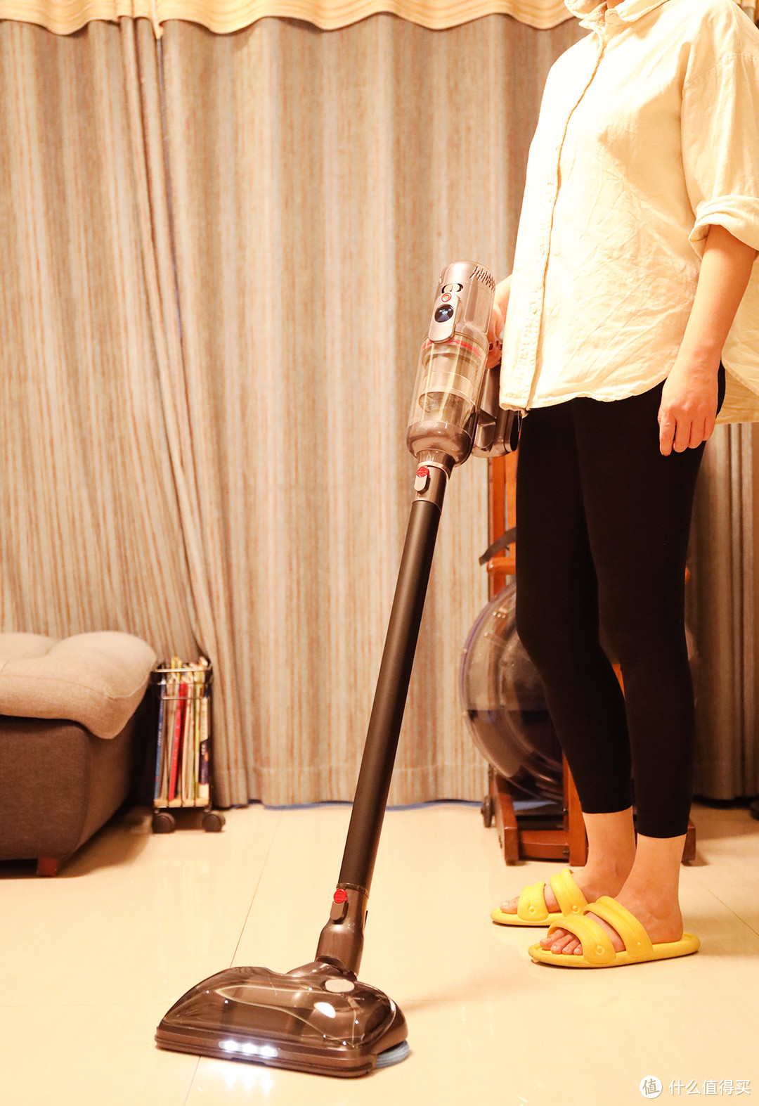 它应该是近几年我用过最顺手的手持无线吸尘器,小狗T12 Plus Rinse擦地吸尘器评测