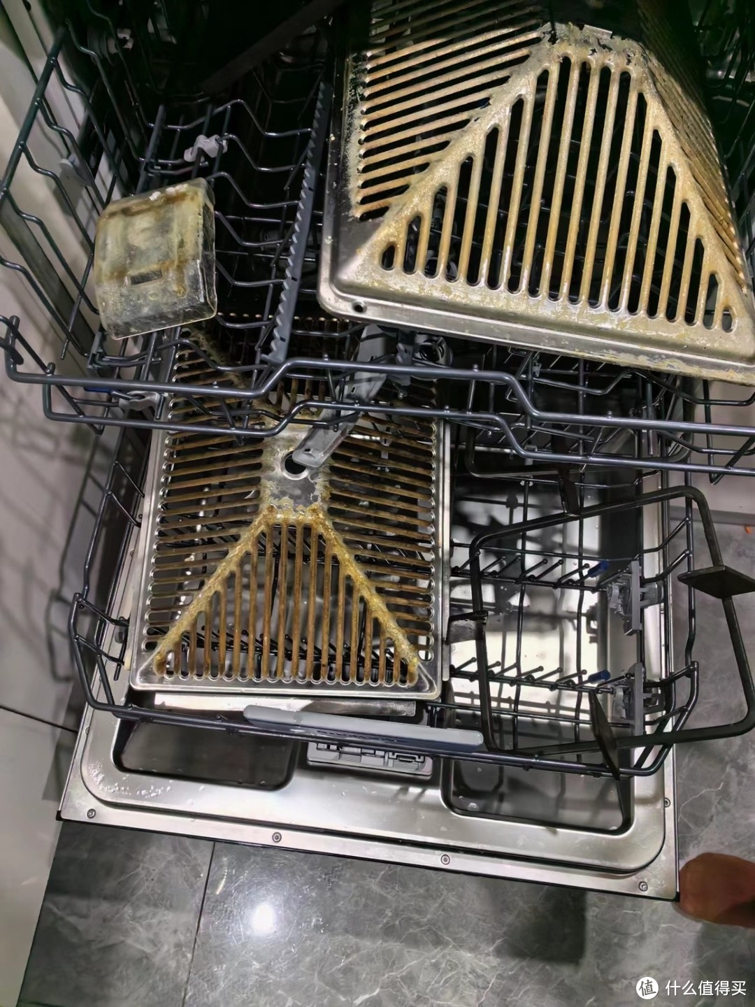 洗碗机的隐藏技能:强力清洁油烟机