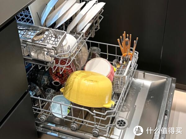 厨房必备电器！嵌入式洗碗机全攻略，选对省空间又高效！