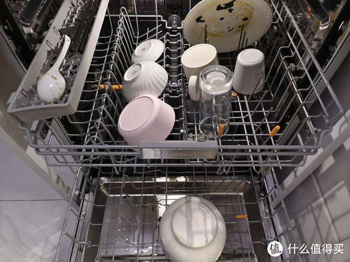 什么样的家庭会使用洗碗机？洗碗机的选购需要注意些什么？